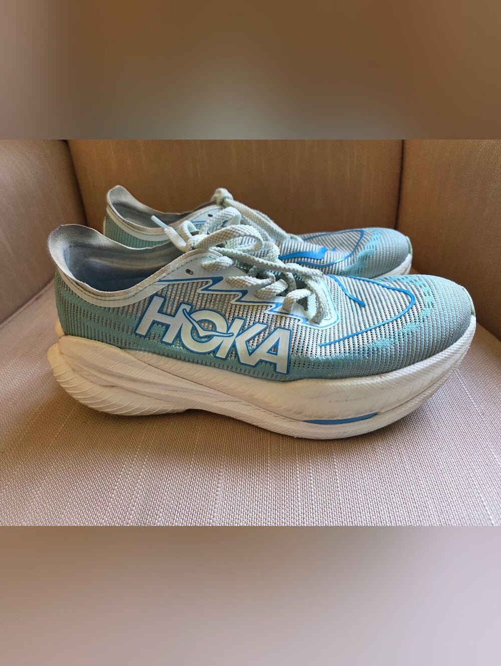 Hoka Mach X2